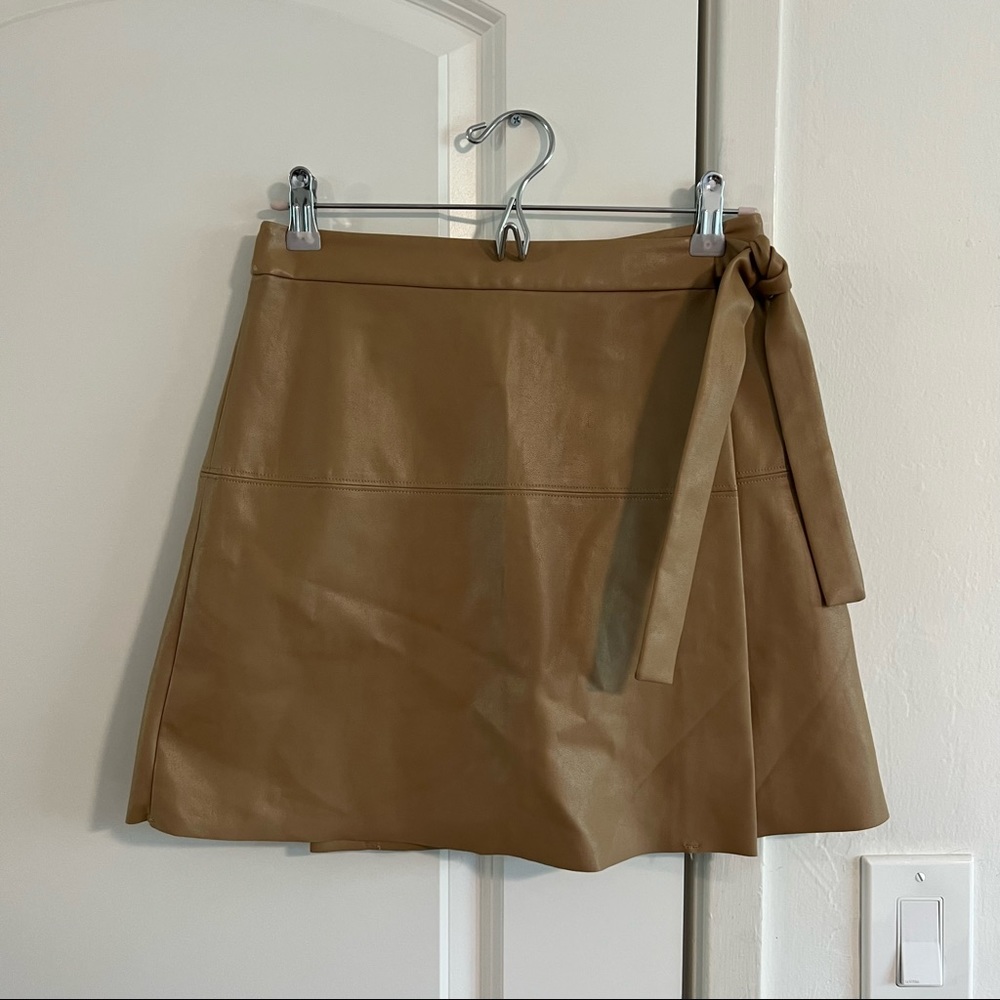 Aritzia Wilfred Free Spurlock Skirt